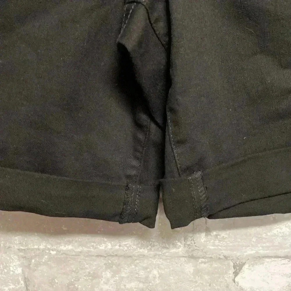 Croft & Barrow black mid rise cotton shorts - Picture 4 of 11